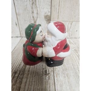 Pfaltzgraff Santa & Mrs‎ Claus Salt  Pepper Shakers Vintage Christmas